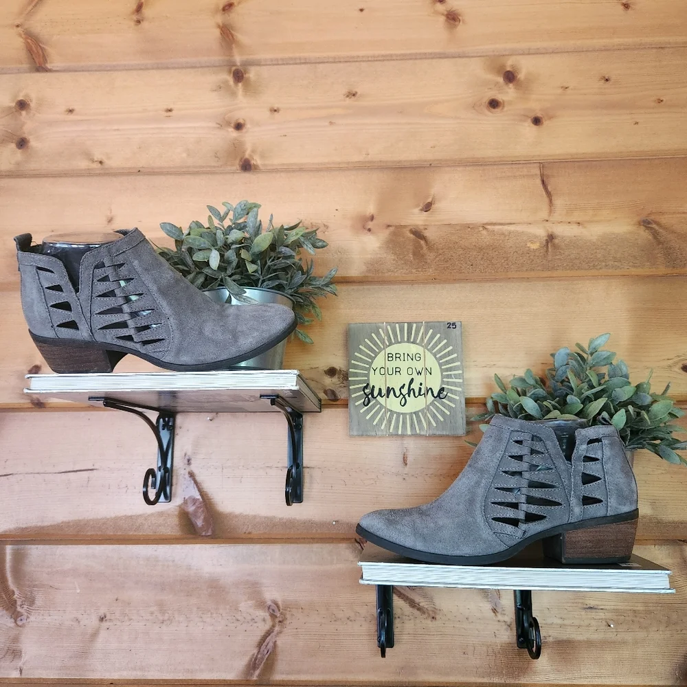 Michael Michael Shannon Piper Boots Gray Suede Leather Laser Cut Ankle Sz 7.5‎ M